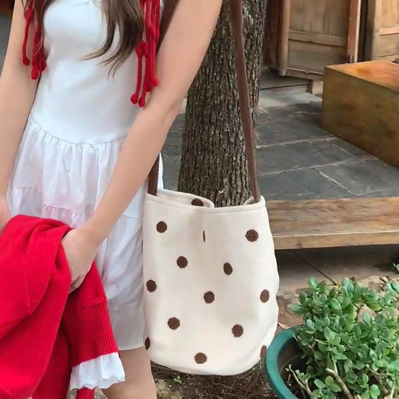 Woolen Polka Dot Bucket Bags f - Women'S Bags New Look recension och pris